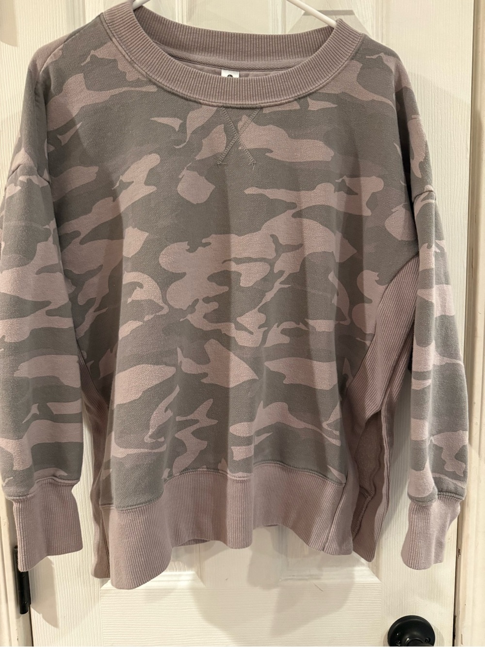 Women's Camo Crewneck Sweatshirt - Dusty Mauve